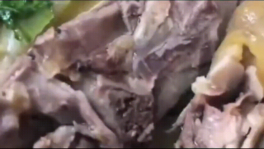Phát hãi clip nghi dòi bò lúc nhúc trong nồi thịt gà tại tiệc tân gia - Báo Tiền Phong