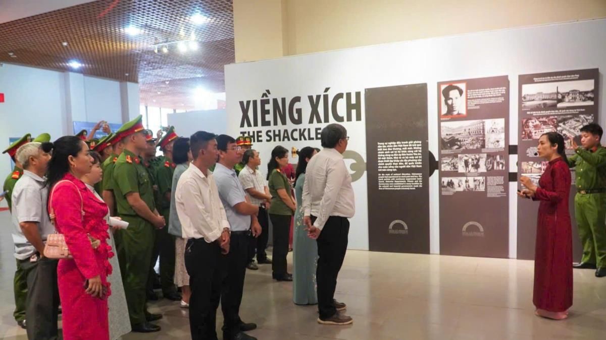 Trưng bày chuyên đề 'Khát vọng tự do' - Chuyên trang Công an Đà Nẵng - Báo Công an Nhân dân