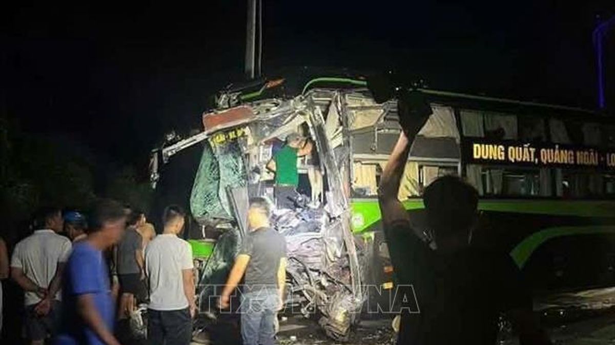 Đắk Lắk: Va chạm giữa xe ben và xe ô tô khách khiến 4 người bị thương - Báo Tin Tức TTXVN