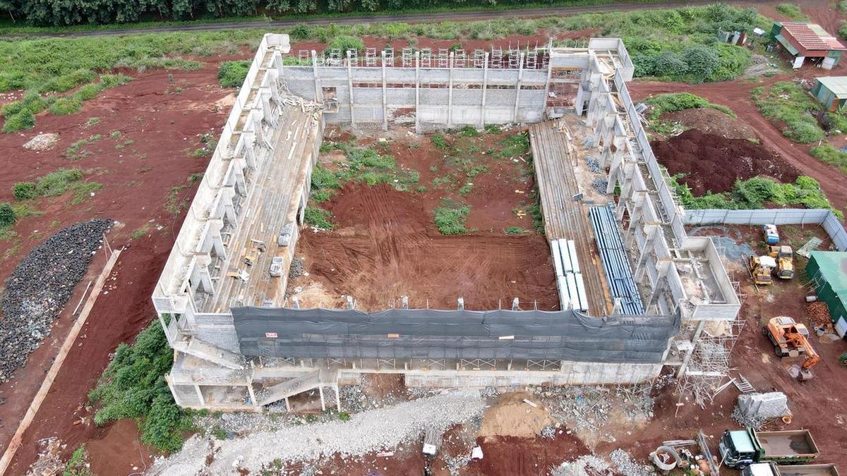 Đắk Lắk: Nhà thi đấu 1.000 chỗ đang thi công bị nứt gãy dầm, sàn mái - Báo Xây Dựng