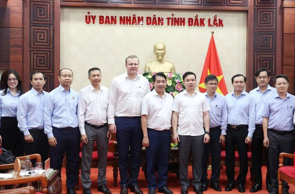 Hùng Nhơn và De Heus đề xuất mở rộng dự án nông nghiệp công nghệ cao ở Đắk Lắk - Báo Chính Phủ