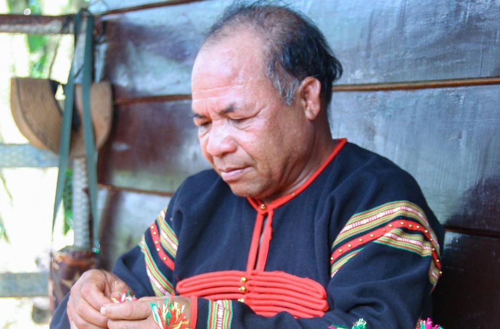 'Nhờ già Y Krú Ayun, tôi không nghe theo lời kẻ xấu xúi giục nữa' - Báo VietnamNet