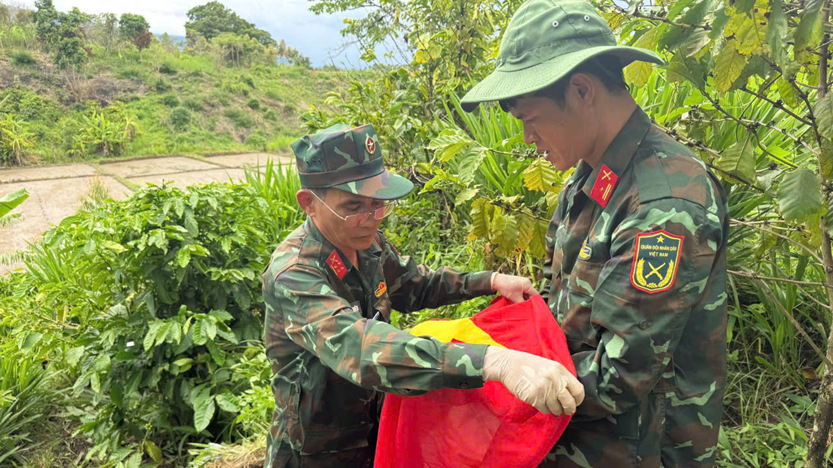 Lặng thầm làm việc nghĩa - Báo Quân Đội Nhân Dân