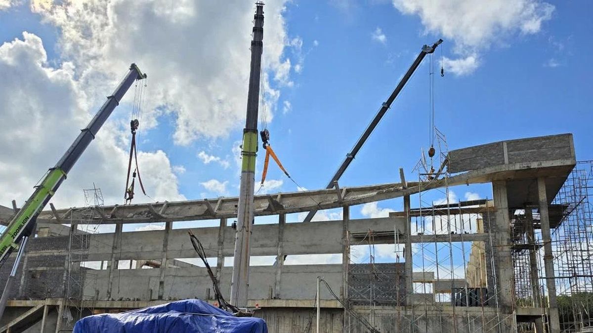 Khẩn trương tìm nguyên nhân vụ sập mái nhà thi đấu hơn 22 tỷ đồng - Báo Tiền Phong