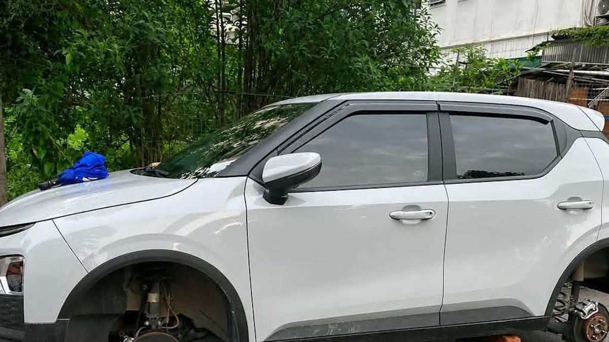 Công an Hà Nội xác minh ô tô đỗ ở khu đô thị bị trộm mất 2 bánh xe - Báo VTC News