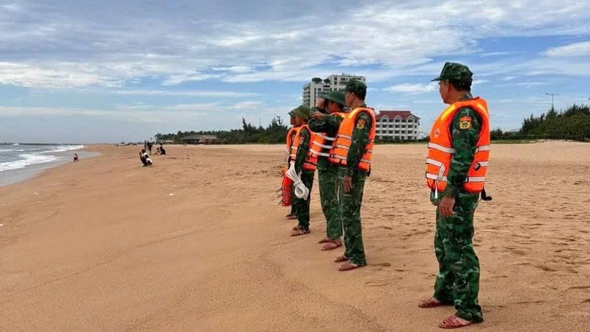 Tiếp tục tìm kiếm nam du khách Trung Quốc mất tích khi tắm biển tại Đắk Lắk - Báo Nhân Dân