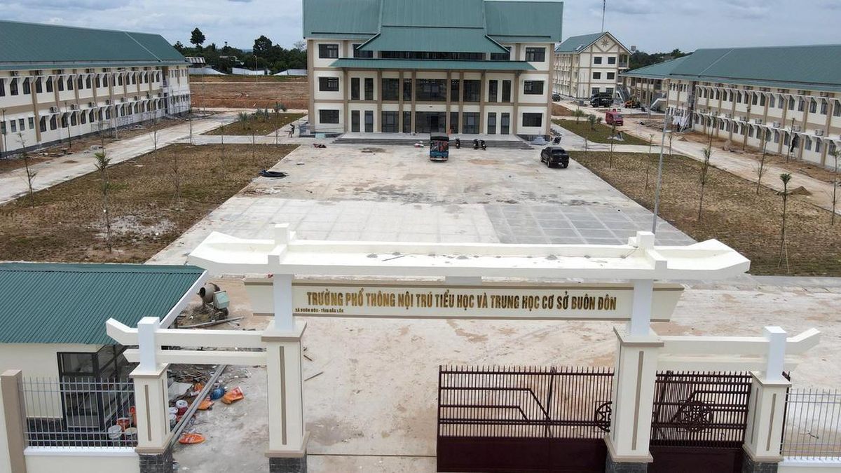 Ba trường nội trú vùng biên Đắk Lắk tăng tốc thi công trước năm học mới - Báo Xây Dựng