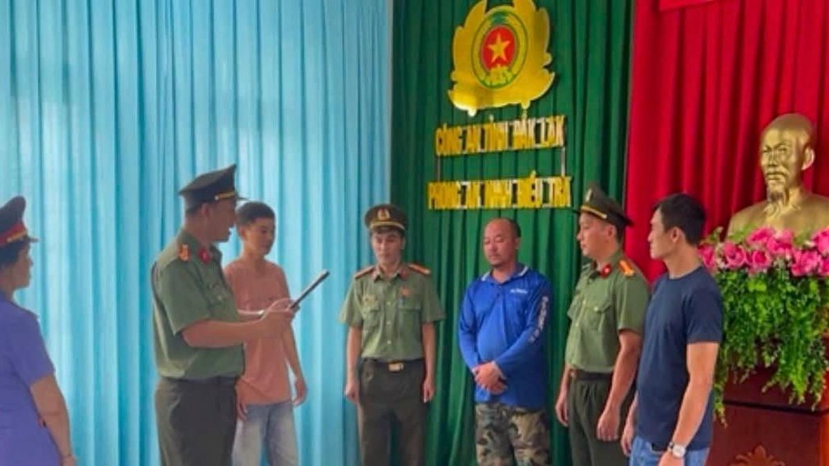 Bắt đối tượng tổ chức tập trung đông người, cản trở lực lượng chức năng - Báo VietnamNet