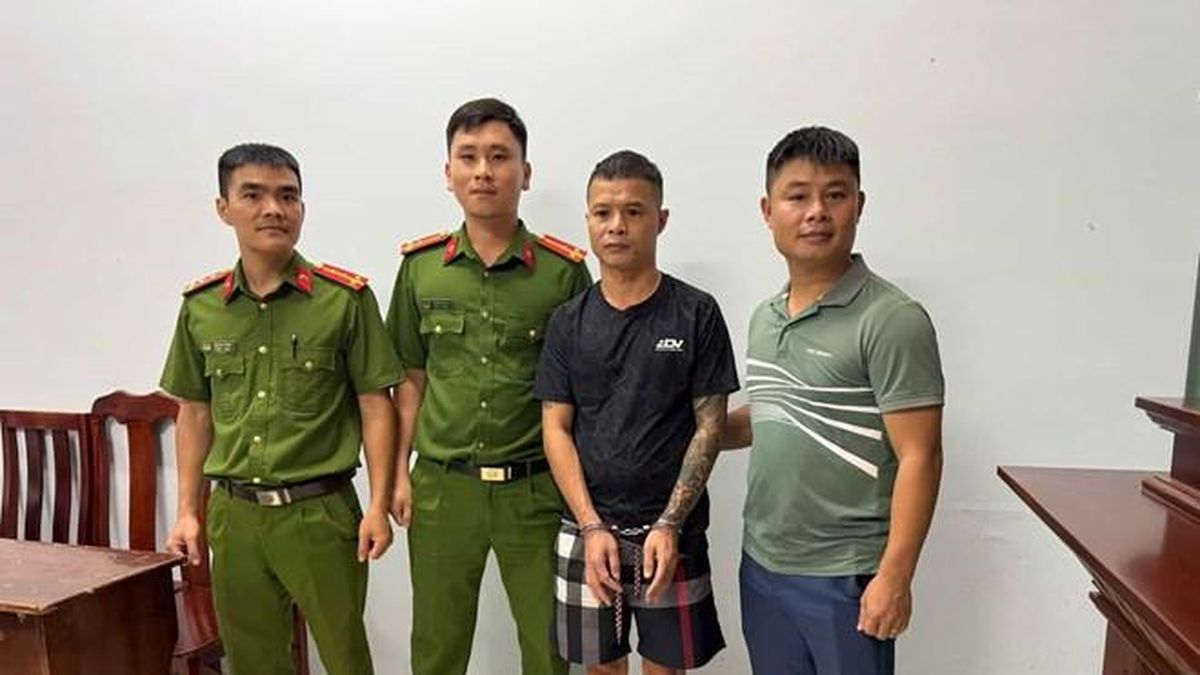 Bắt giữ đối tượng truy nã tội đánh bạc lẩn trốn tại nhà trọ - Báo Tuyên Quang