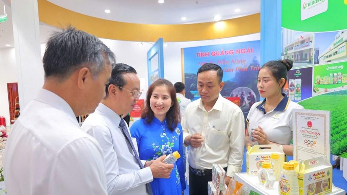 Sắc màu đặc sản hội tụ, kết nối OCOP liên vùng - Báo Văn hóa