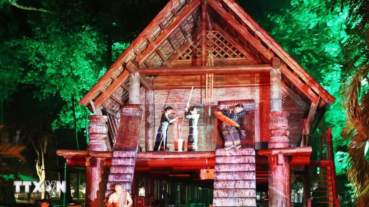 Công nghệ 3D mapping tái hiện không gian văn hóa Ê Đê tại Đắk Lắk - Báo VietnamPlus