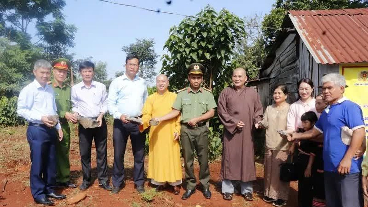 Đắk Lắk: Khởi công xây dựng Nhà tình thương 19/8 cho gia đình bà H'Nguê Niê - Giác ngộ