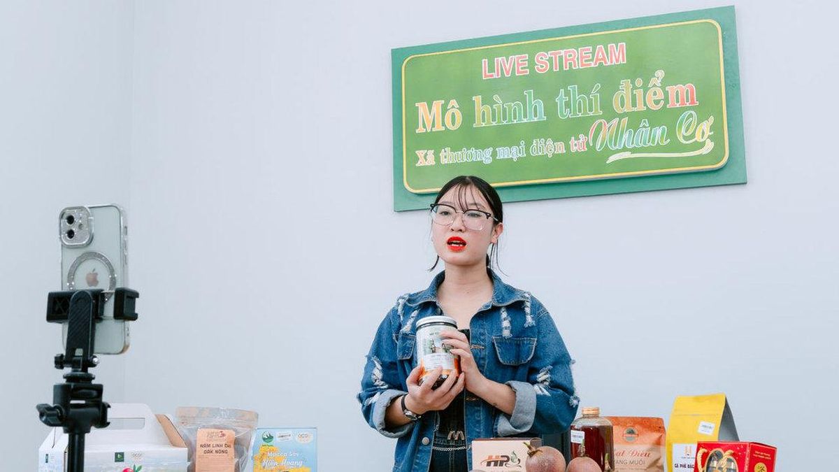 Nông sản lên môi trường số - chậm để đi xa - Báo Lâm Đồng