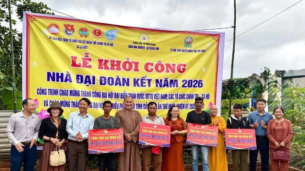 Đắk Lắk: Chùa Hoa Nghiêm, Sắc tứ Khải Đoan chung tay khởi công tặng 4 căn nhà Đại đoàn kết tại xã Ea Kiết - Giác ngộ