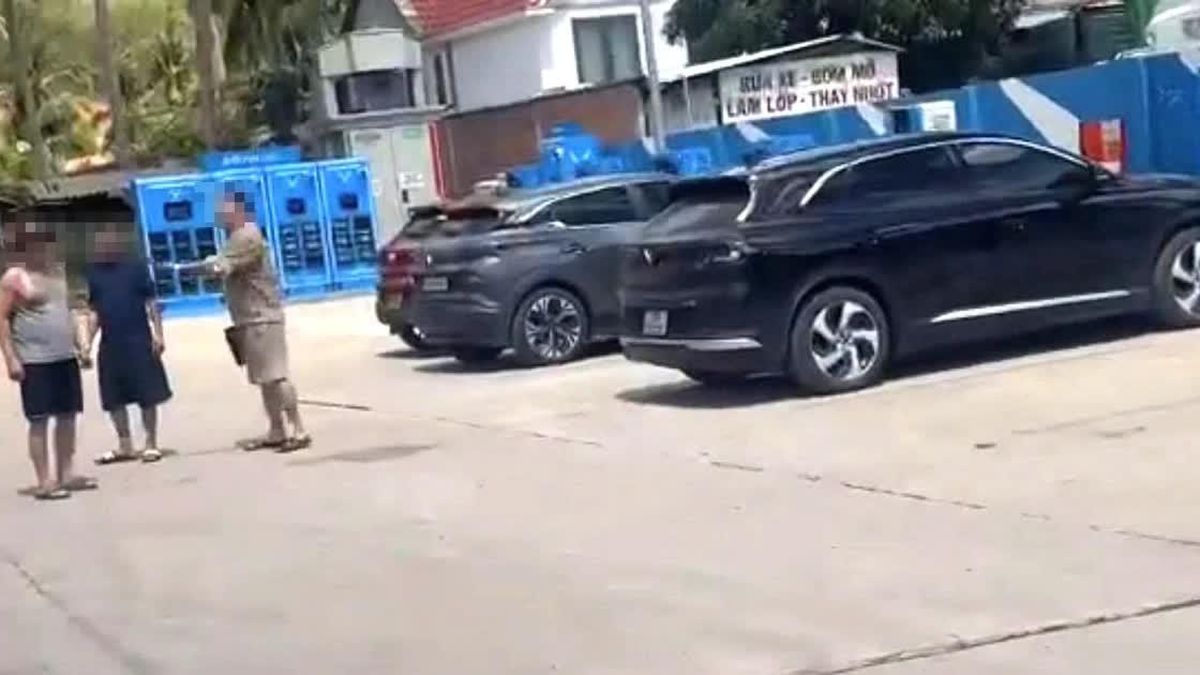 Công an vào cuộc vụ khách tố bị doạ, ép ăn cơm khi sạc xe điện - Báo Tiền Phong