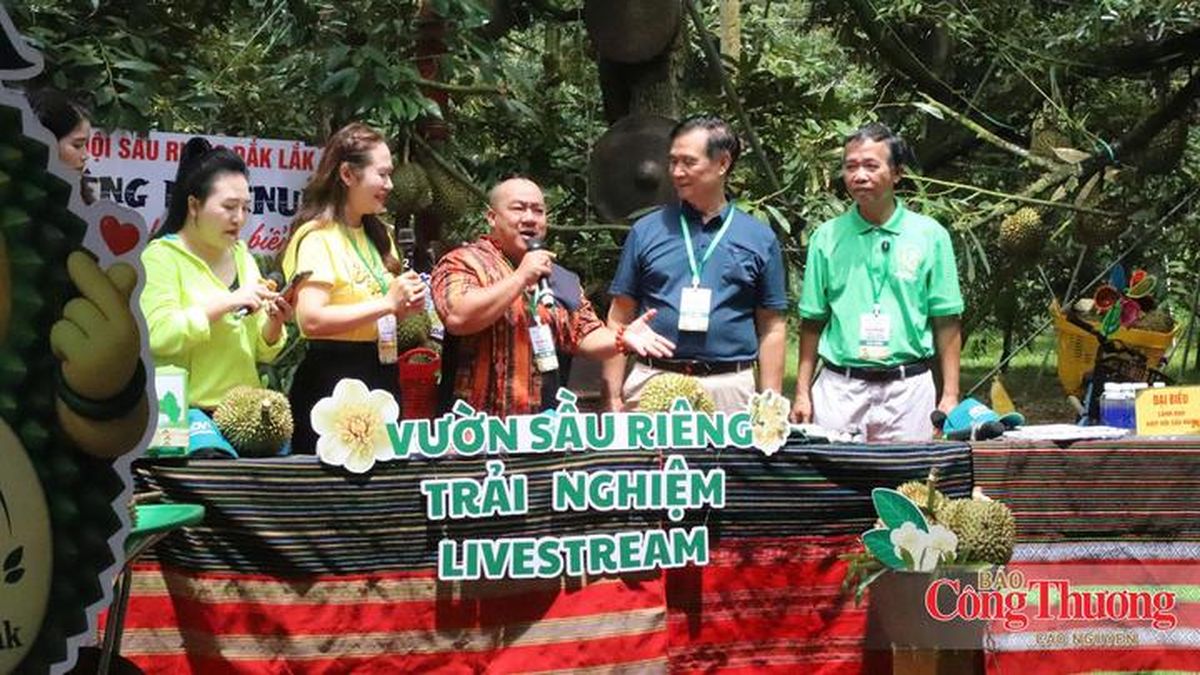 Nhiều lãnh đạo xã, KOL livestream bán hàng, thu hơn 11 tỷ đồng - Báo Công Thương