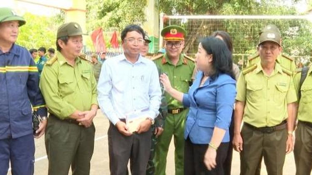 Phó Bí thư thường trực tỉnh ủy Đắk Lắk thăm, động viên các lực lượng tham gia chữa cháy rừng - Nông nghiệp Hữu cơ Việt Nam