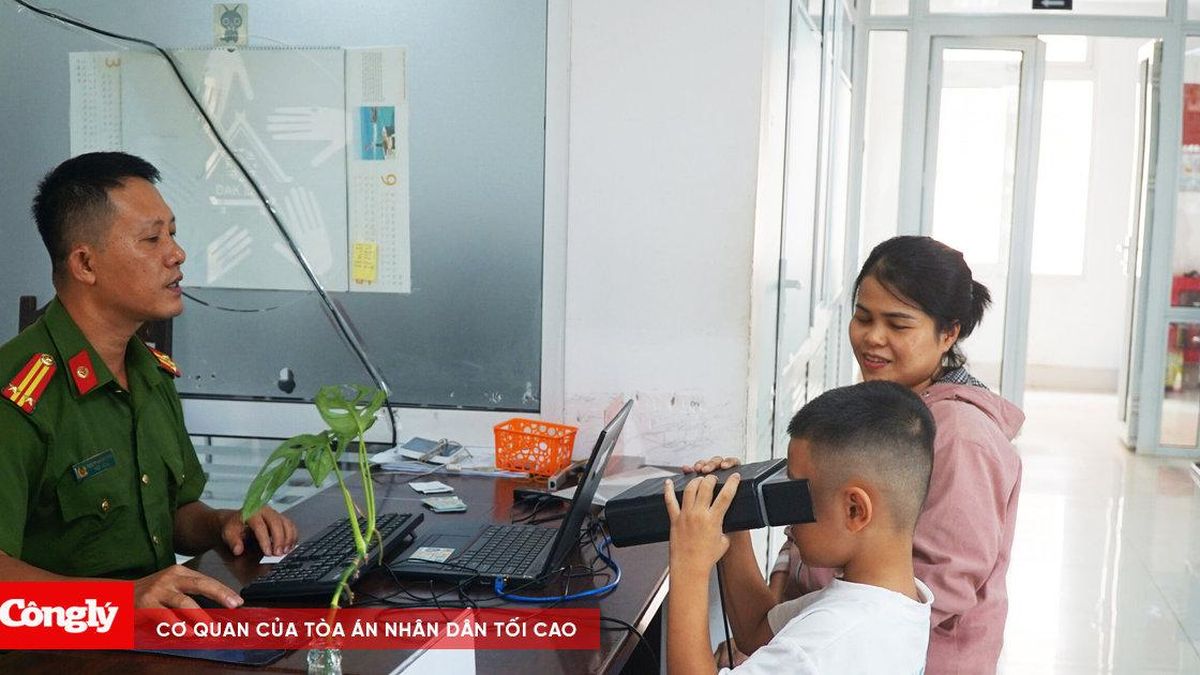 Công an Đắk Lắk xuyên lễ làm căn cước cho người dân - Báo Công Lý
