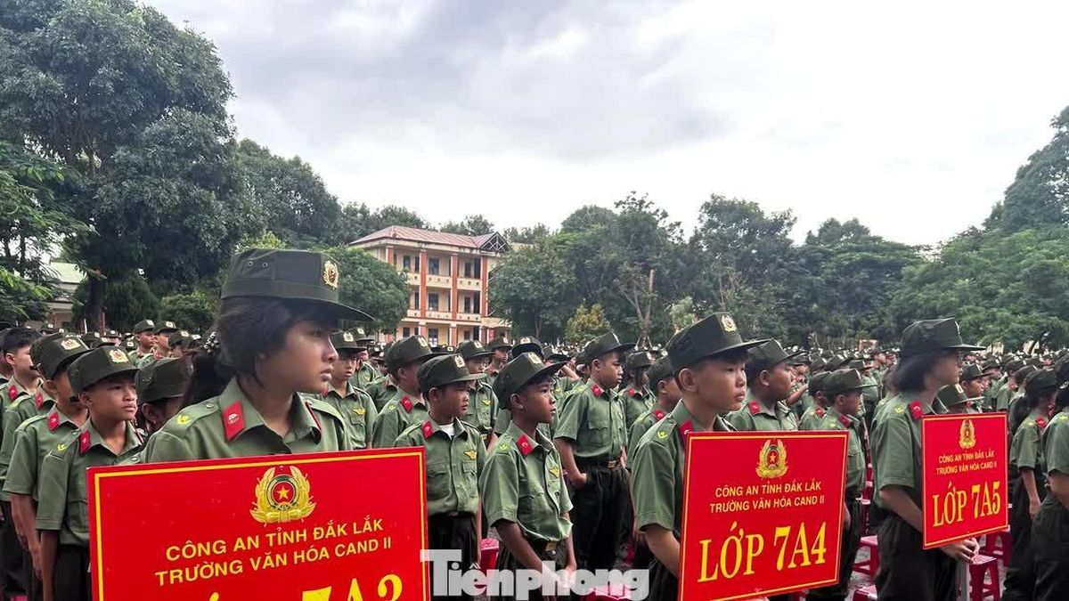 Niềm hạnh phúc của học sinh dân tộc thiểu số ở ngôi trường công an mới - Báo Tiền Phong