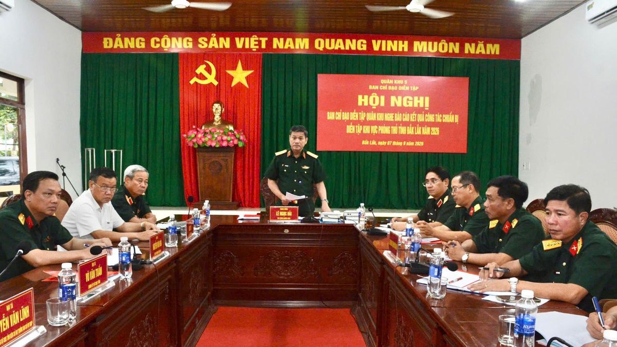 Tư lệnh Quân khu 5 kiểm tra công tác chuẩn bị diễn tập khu vực phòng thủ tỉnh Đắk Lắk - Báo Quân Đội Nhân Dân