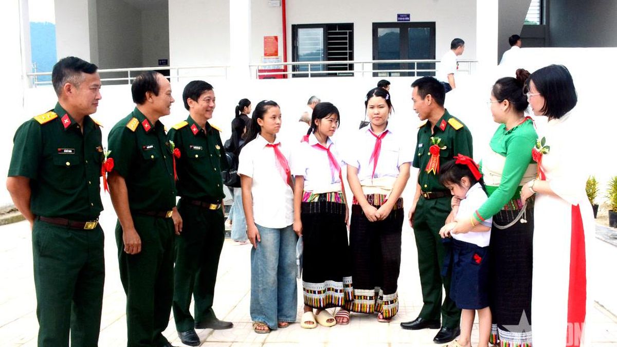 Phía sau những ngôi trường mới nơi biên giới - Báo Quân Đội Nhân Dân