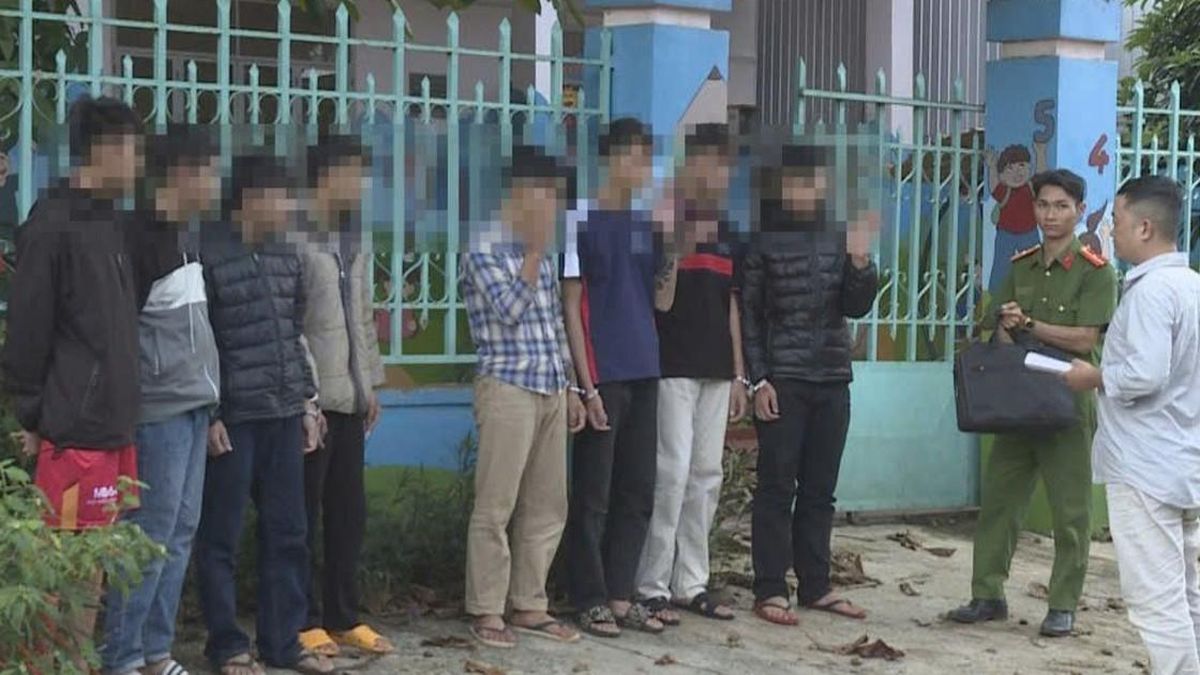 8 thanh thiếu niên đột nhập ô tô trộm cắp tài sản - Báo Sức Khỏe & Đời Sống