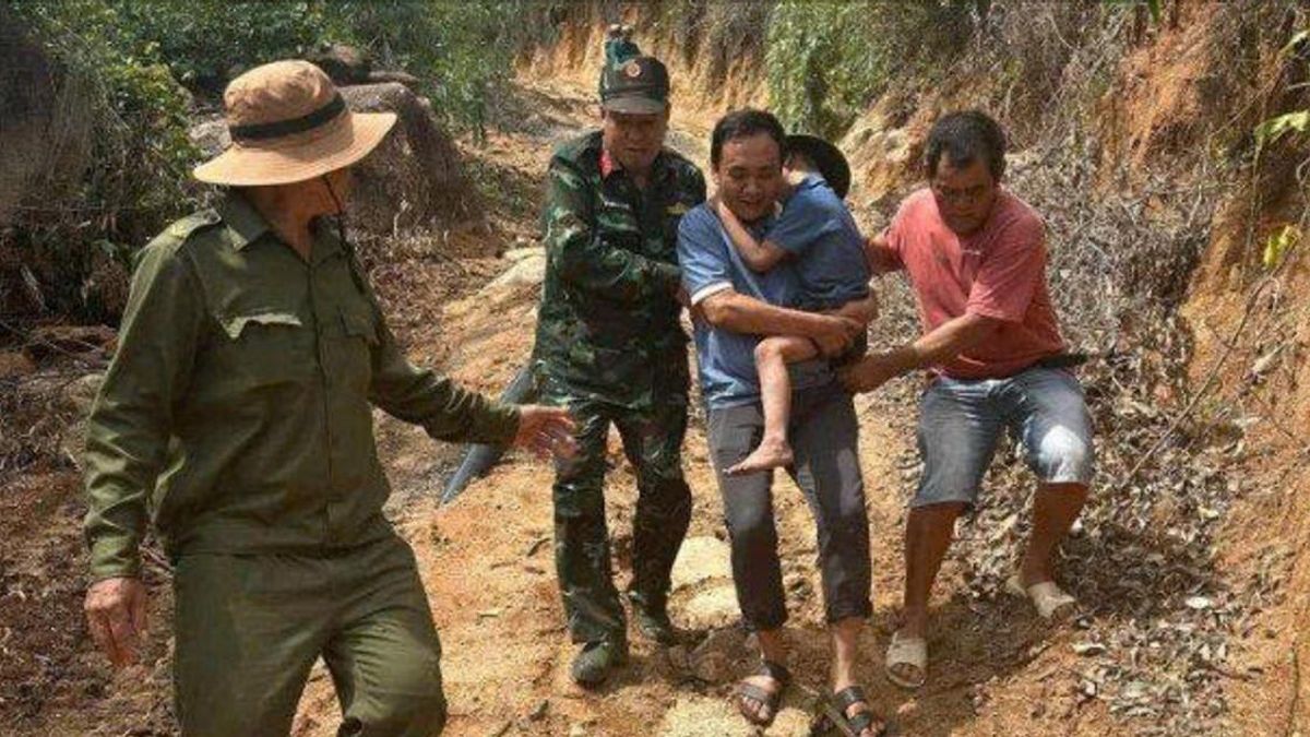 Xuyên đêm tìm kiếm bé trai đi lạc trên núi - Báo Công Lý