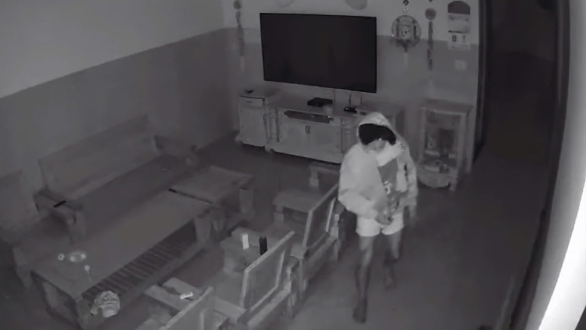 Bị phát hiện lẻn vào nhà dân, thanh niên bỏ chạy 'không mảnh vải che thân' - Báo VTC News