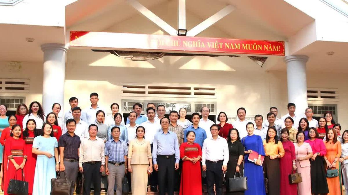 Hơn 750 lãnh đạo trường học Đắk Lắk được bố trí trở lại làm giáo viên - Báo Giáo Dục & Thời Đại