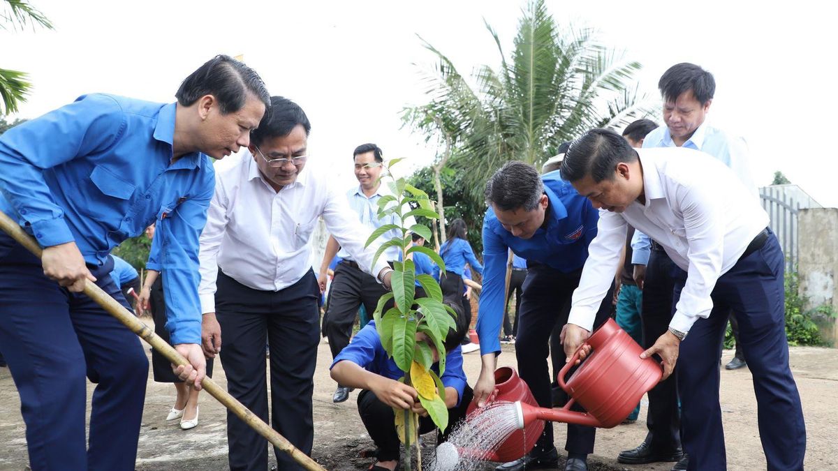 Tuổi trẻ cả nước đồng loạt ra quân Ngày Chủ nhật xanh - Báo Quân Đội Nhân Dân