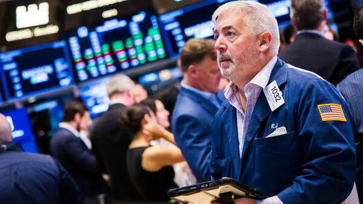 Nasdaq Composite lập kỷ lục nhờ đà tăng của cổ phiếu AI và hạ nhiệt của giá dầu, lợi suất trái phiếu