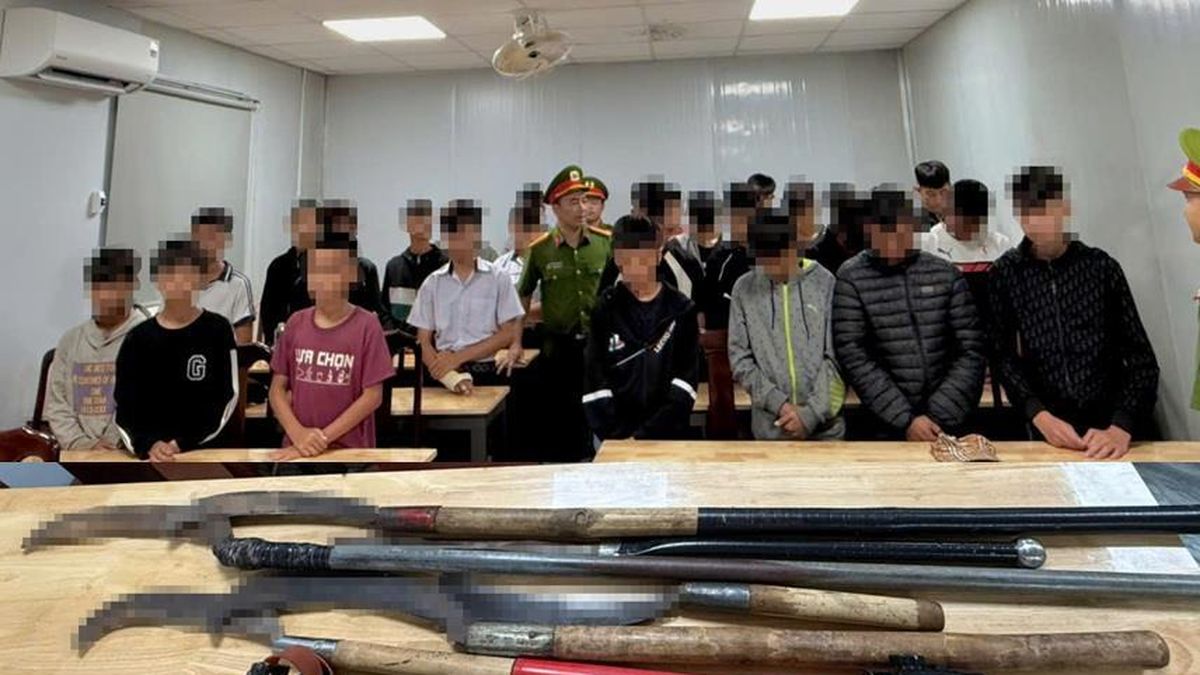 Ngăn chặn 2 nhóm 'báo thủ' đánh nhau - Chuyên trang Công an Đà Nẵng - Báo Công an Nhân dân