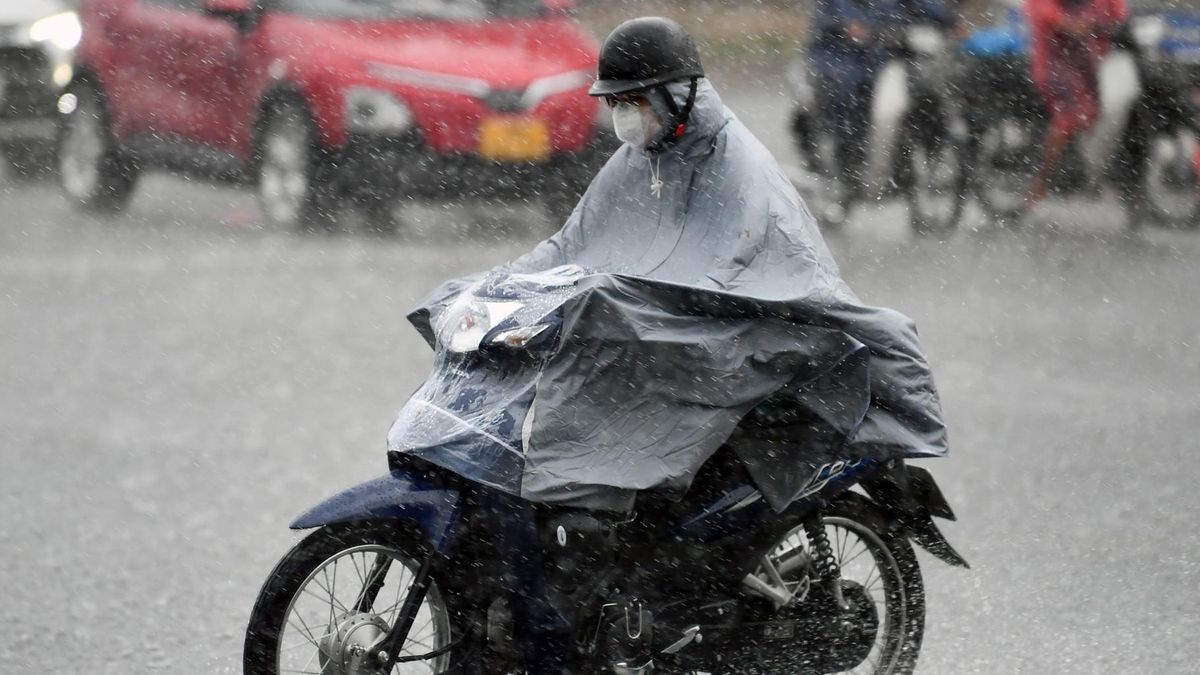 Miền Bắc bất ngờ mưa to cục bộ, Tết Trung thu cả nước mưa nắng thế nào? - Báo VietnamNet