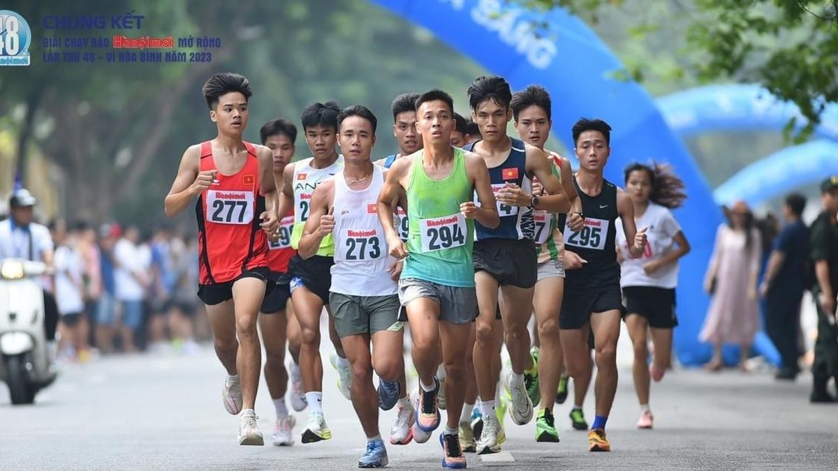 Hơn 3.000 VĐV dự giải chạy xung quanh hồ Hoàn Kiếm