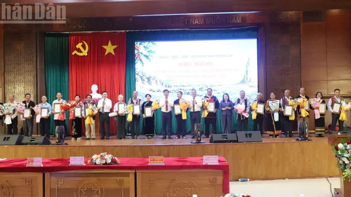 Các già làng, người có uy tín chung sức, đồng lòng xây dựng Đắk Lắk giàu đẹp, văn minh, bản sắc - Báo Nhân Dân