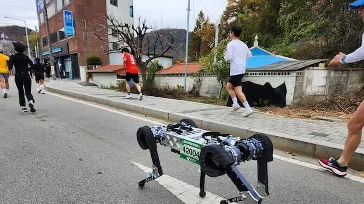 Robot đầu tiên trên thế giới hoàn thành cự ly marathon