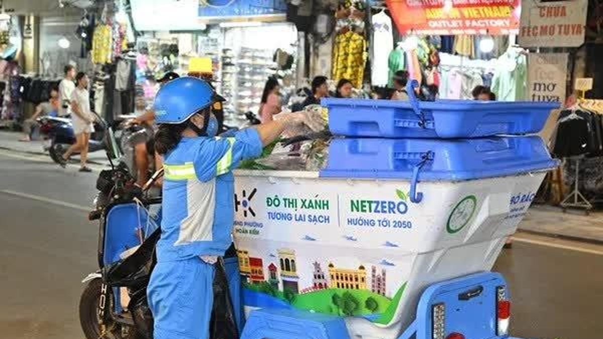 Hà Nội thí điểm phân loại, thu gom rác bằng túi tiêu chuẩn và xe điện