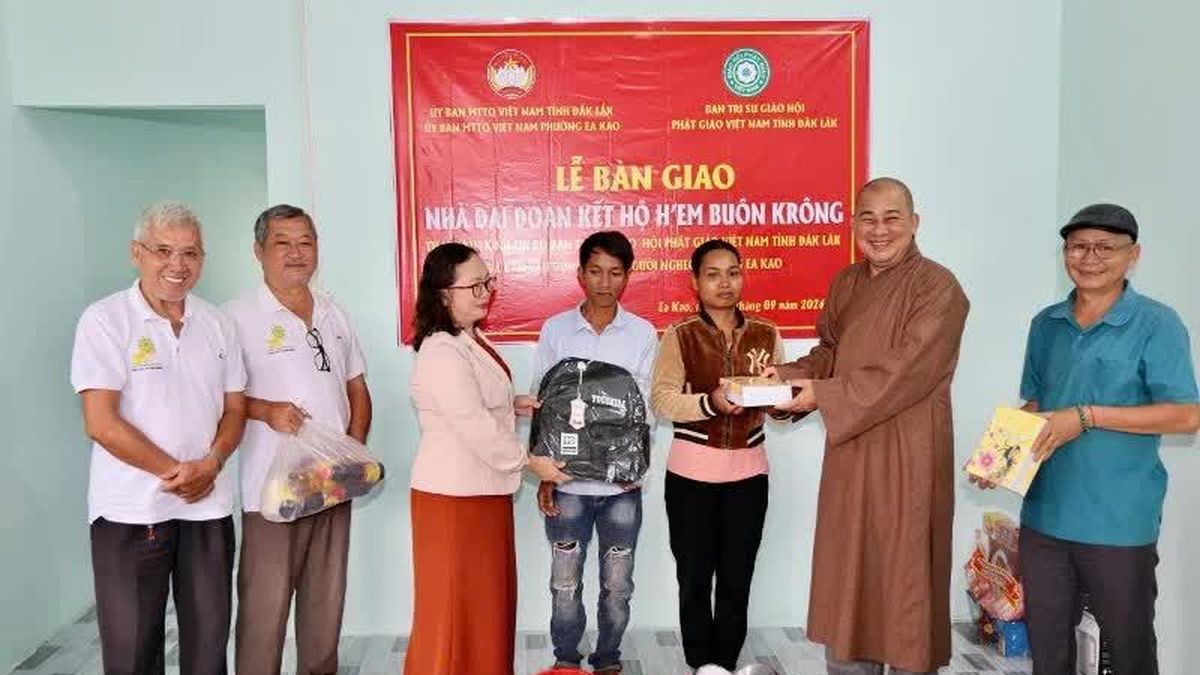 Đắk Lắk: Ban Trị sự GHPGVN tỉnh bàn giao nhà Đại đoàn kết đến gia đình khó khăn - Giác ngộ
