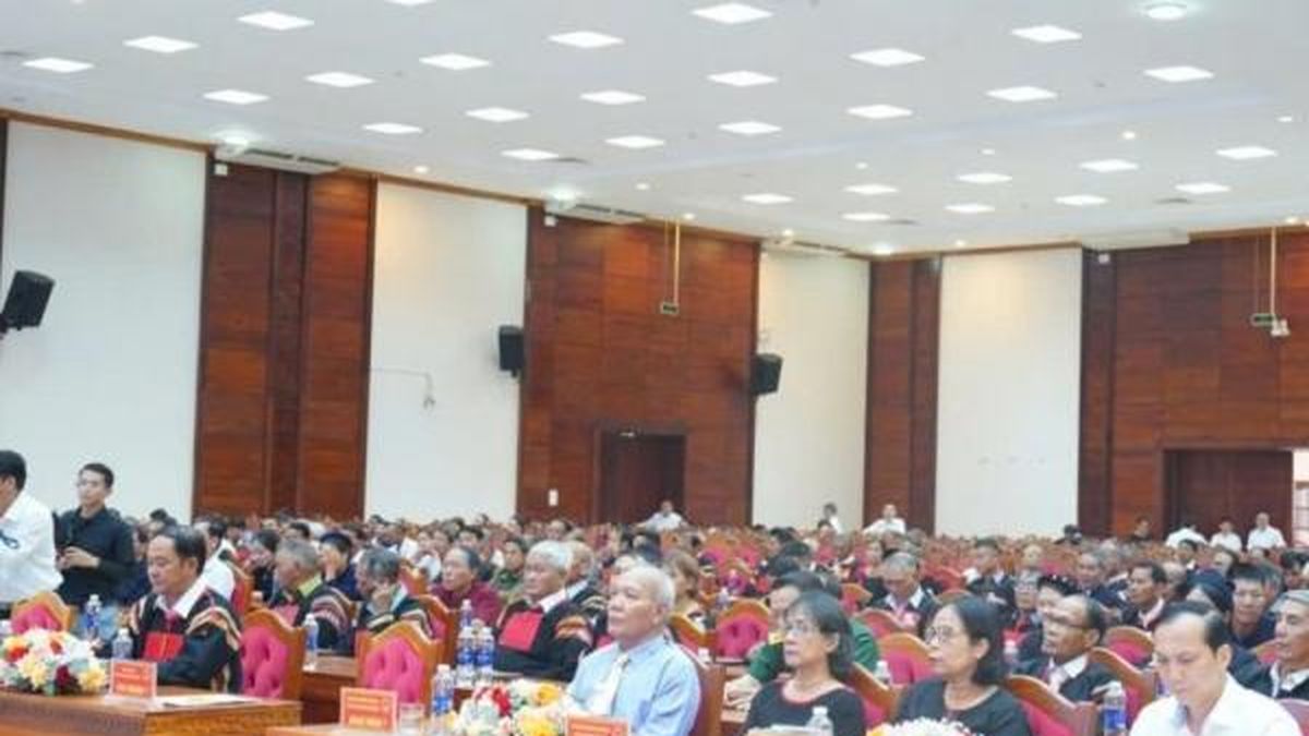Đắk Lắk tổ chức Hội nghị biểu dương 220 già làng, người có uy tín và tiêu biểu năm 2026 - Nông nghiệp Hữu cơ Việt Nam