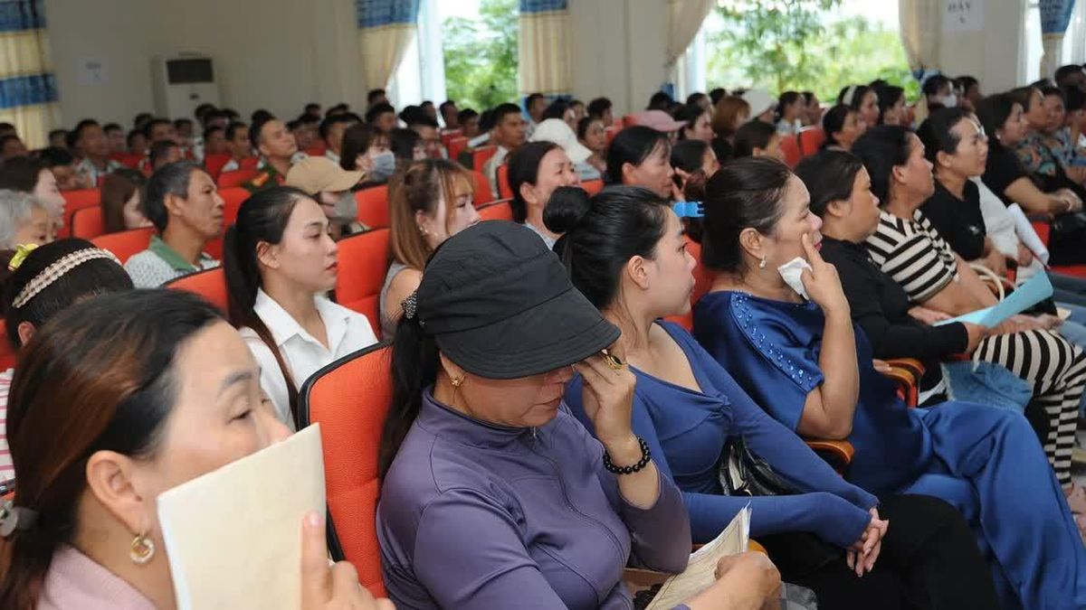 Ấm áp tình người trong 'Hội nghị gia đình phạm nhân' ở Trại giam Đắk Tân - Báo Công An Nhân Dân