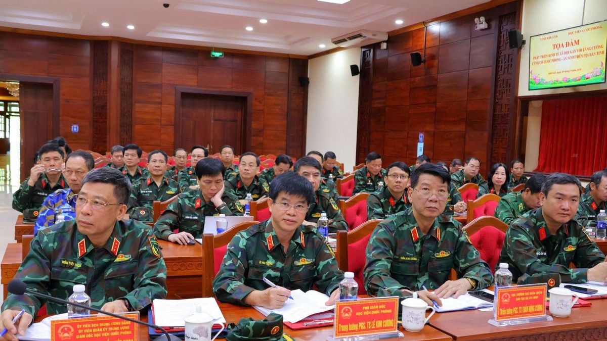 Học viện Quốc phòng và tỉnh Đắk Lắk tọa đàm về phát triển kinh tế - xã hội gắn với tăng cường củng cố quốc phòng - an ninh - Báo Quân Đội Nhân Dân