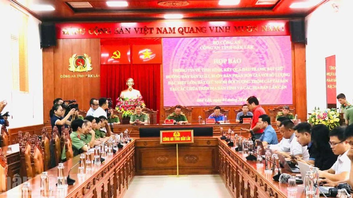 Đắk Lắk triệt xóa đường dây sản xuất, buôn bán phân bón giả quy mô lớn và bắt giữ nhóm đối tượng trộm cắp tại các chùa - Báo Nhân Dân