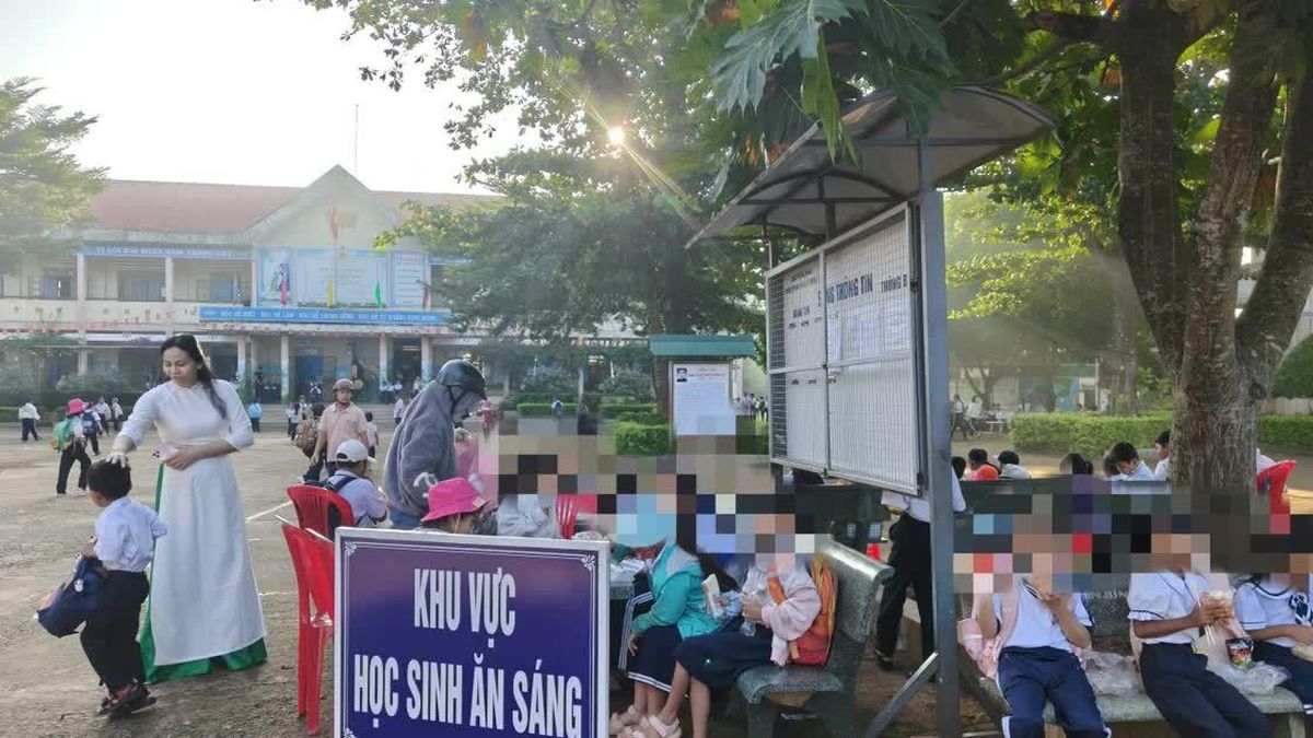 Bữa sáng an toàn của trẻ: Trách nhiệm không riêng nhà trường - Báo Giáo Dục & Thời Đại