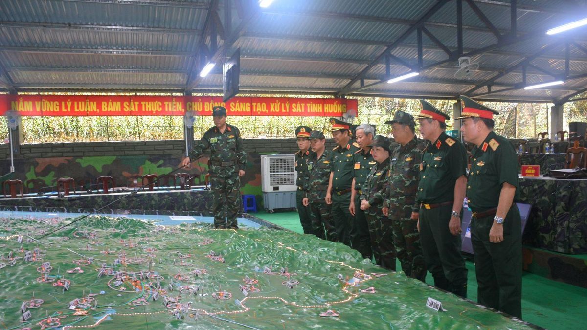 'Sát hạch' trình độ các lực lượng trong khu vực phòng thủ tỉnh Đắk Lắk - Báo Quân Đội Nhân Dân