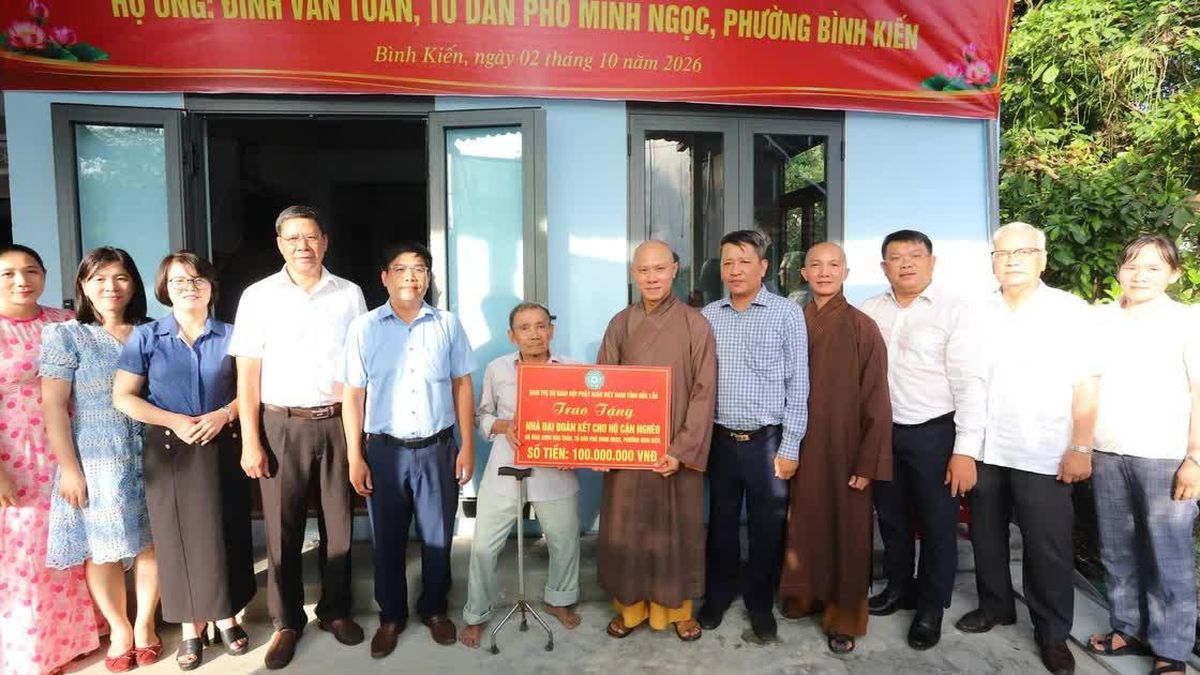 Đắk Lắk: Bàn giao nhà Đại đoàn kết đến hộ cận nghèo tại phường Bình Kiến - Giác ngộ