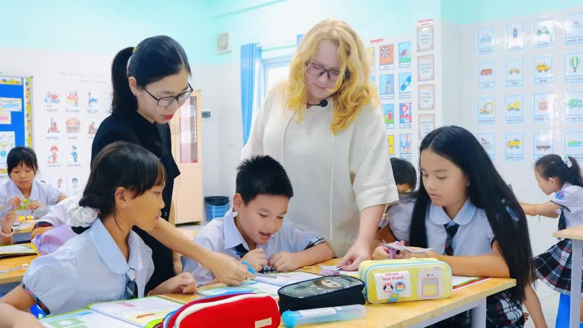 Dạy học bằng tiếng Anh: Bắt đầu từ năng lực giáo viên - Báo Giáo Dục & Thời Đại