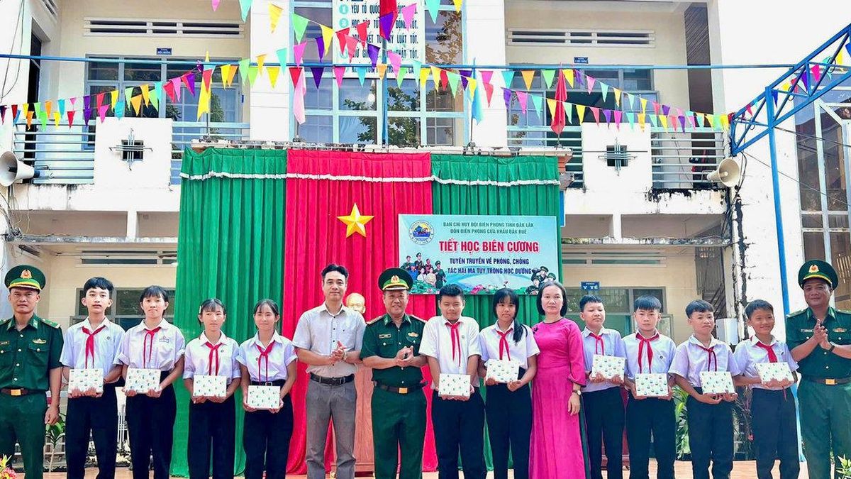 Tuyên truyền phòng, chống ma túy cho học sinh tại vùng biên - Chuyên trang Công Lý & Xã Hội - Báo Công Lý