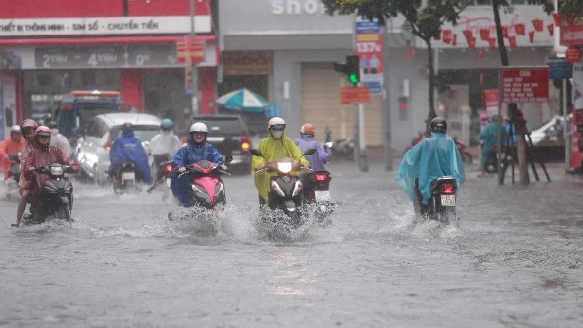 Miền Trung lại đón mưa lớn kéo dài - Báo Tiền Phong