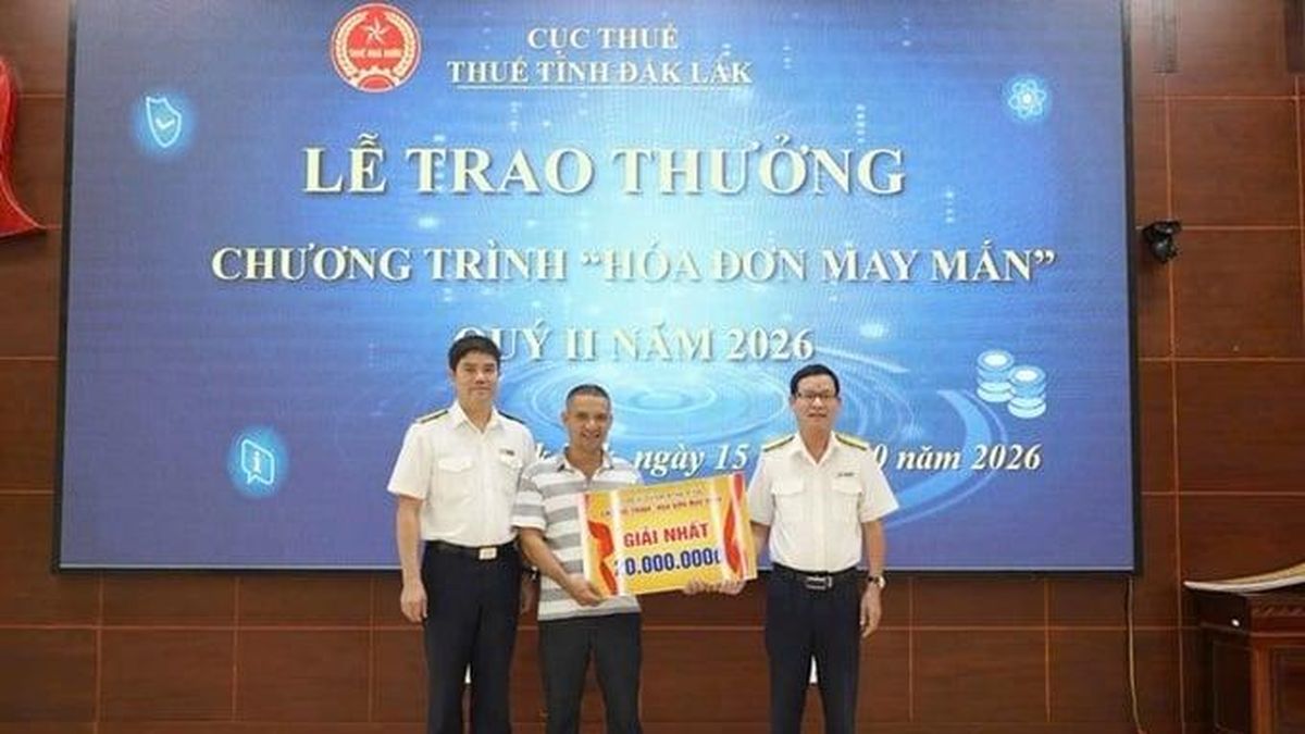 Thuế Đắk Lắk trao thưởng 60 triệu đồng cho 14 hóa đơn may mắn - Tạp chí Tài Chính Doanh Nghiệp