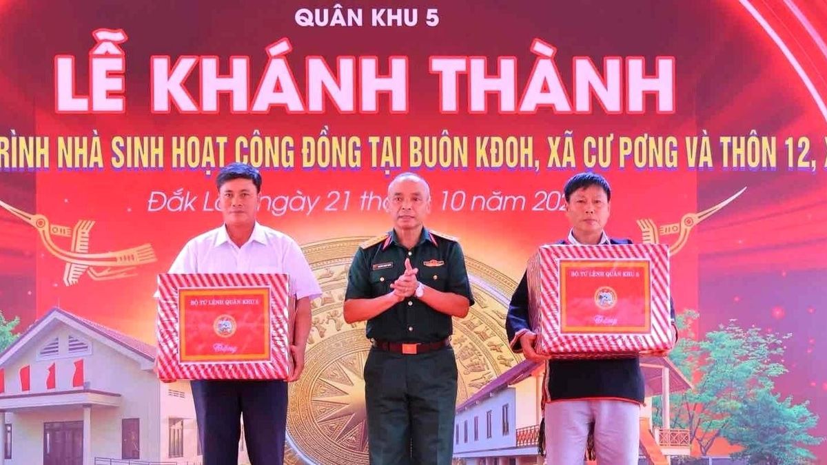Quân khu 5 bàn giao 2 nhà sinh hoạt cộng đồng trị giá 5 tỷ đồng cho người dân - Báo VietnamNet